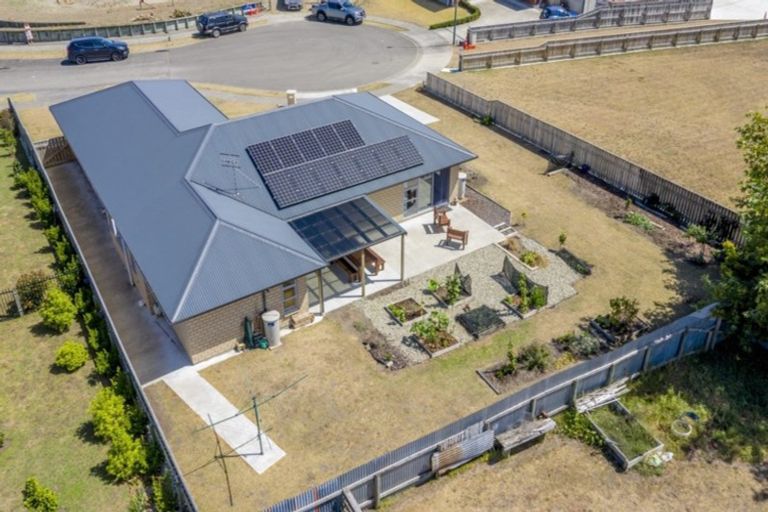 Photo of property in 12 Awahou Place, Foxton, 4814