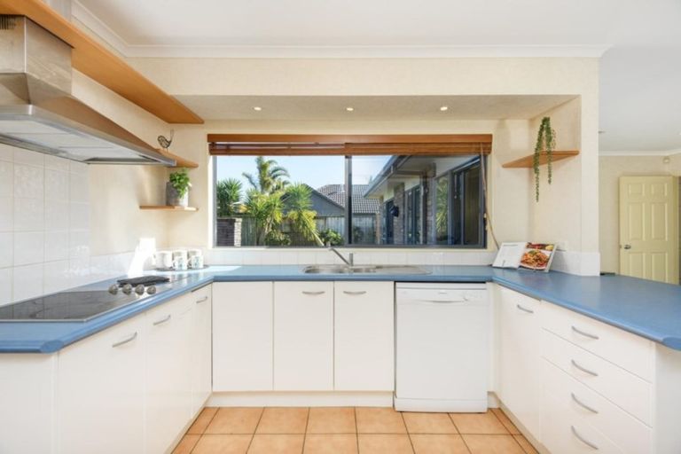 Photo of property in 31 Amery Place, Papamoa Beach, Papamoa, 3118