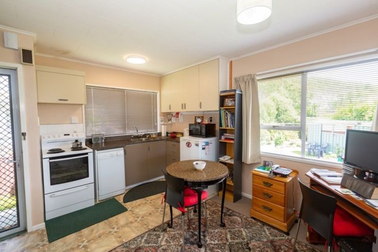Photo of property in 7b Nimmo Avenue West, Waikanae, 5036