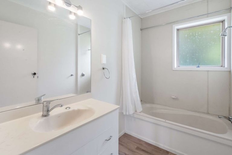 Photo of property in 6b Haratua Place, Springfield, Rotorua, 3015