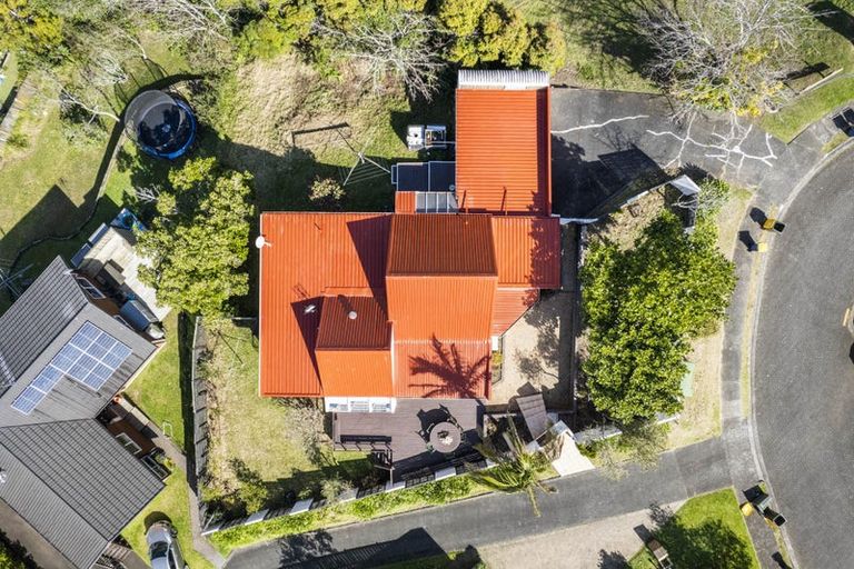 Photo of property in 22 Cairnbrae Court, Northcross, Auckland, 0632