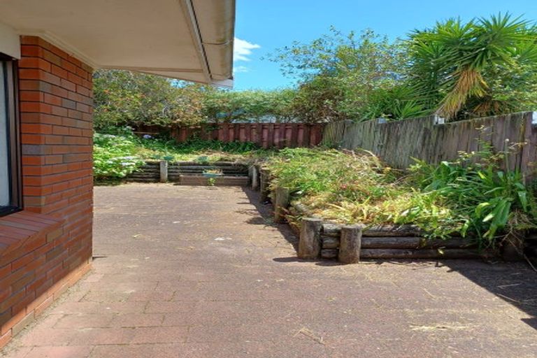 Photo of property in 24 Dianne Louise Drive, Half Moon Bay, Auckland, 2012