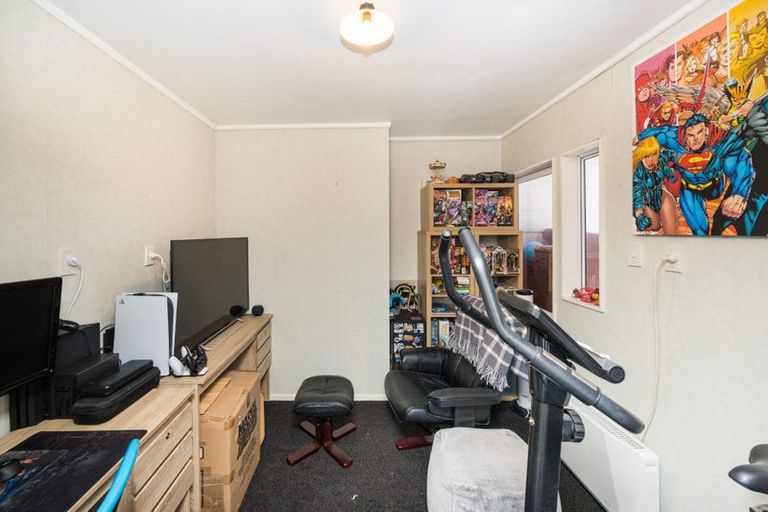 Photo of property in 6 Truscott Grove, Awapuni, Palmerston North, 4412