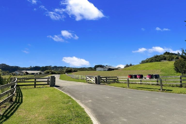 Photo of property in 294 Whitford Road, Whitford, 2576