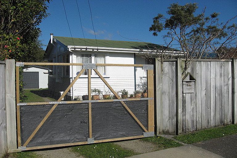 Photo of property in 5a Short Street, Wainuiomata, Lower Hutt, 5014