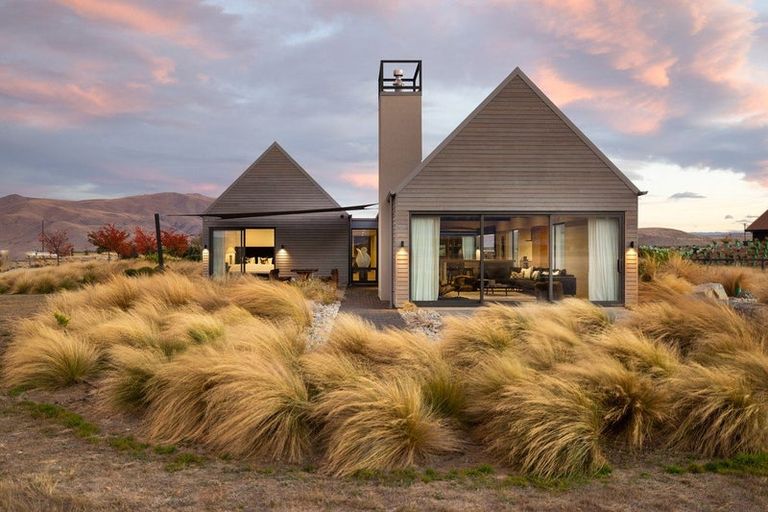 Photo of property in 10 Musterers Way, Ben Ohau, Twizel, 7999