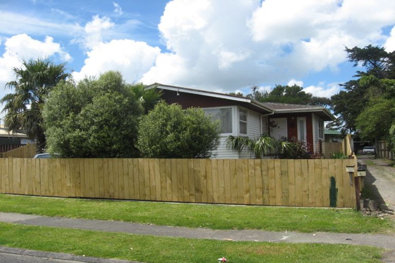 Photo of property in 13 Garth Place, Manurewa, Auckland, 2102