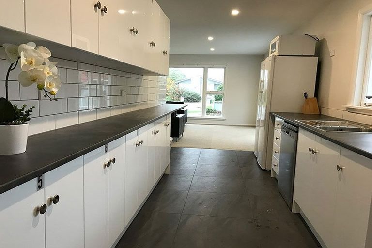 Photo of property in 24 Aileen Place, Upper Riccarton, Christchurch, 8041