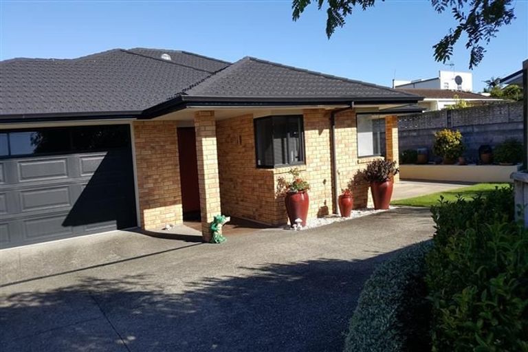 Photo of property in 62a Paynters Avenue, Strandon, New Plymouth, 4312