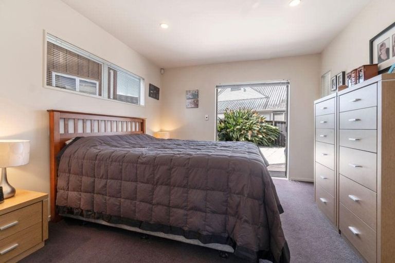 Photo of property in 44a Spinnaker Drive, Te Atatu Peninsula, Auckland, 0610