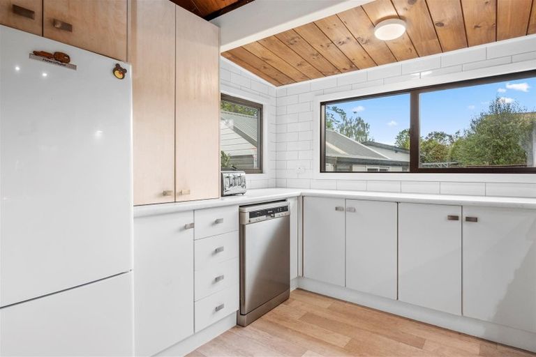 Photo of property in 12 Waitawa Place, Lynmore, Rotorua, 3010