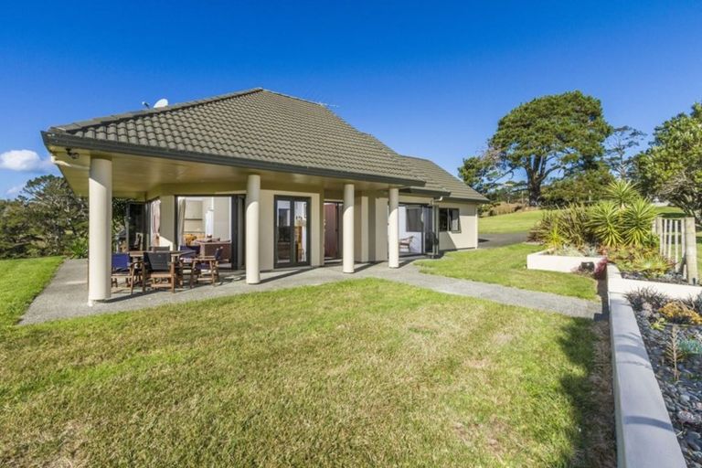 Photo of property in 107b Warman Road, Okura, Albany, 0792