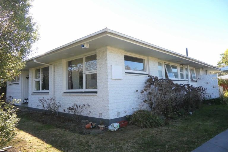 Photo of property in 10 Ilkley Place, Ilam, Christchurch, 8041