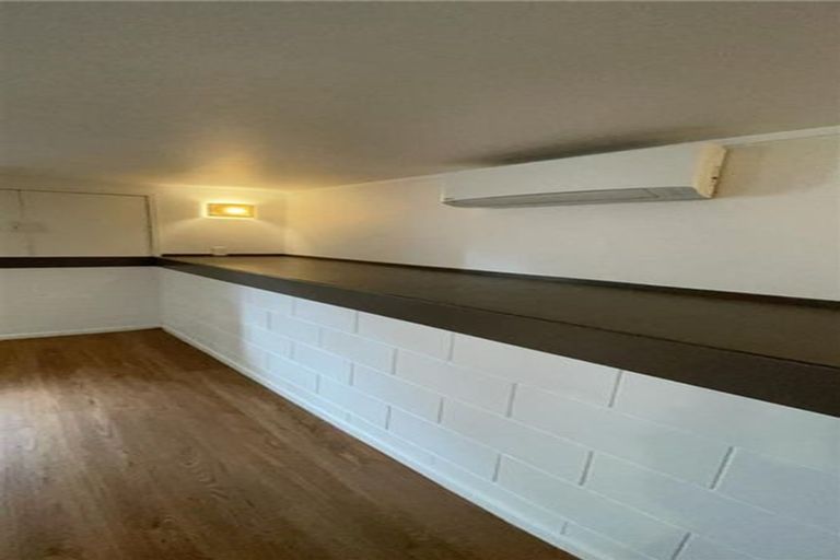 Photo of property in 209a Sturges Road, Henderson, Auckland, 0612