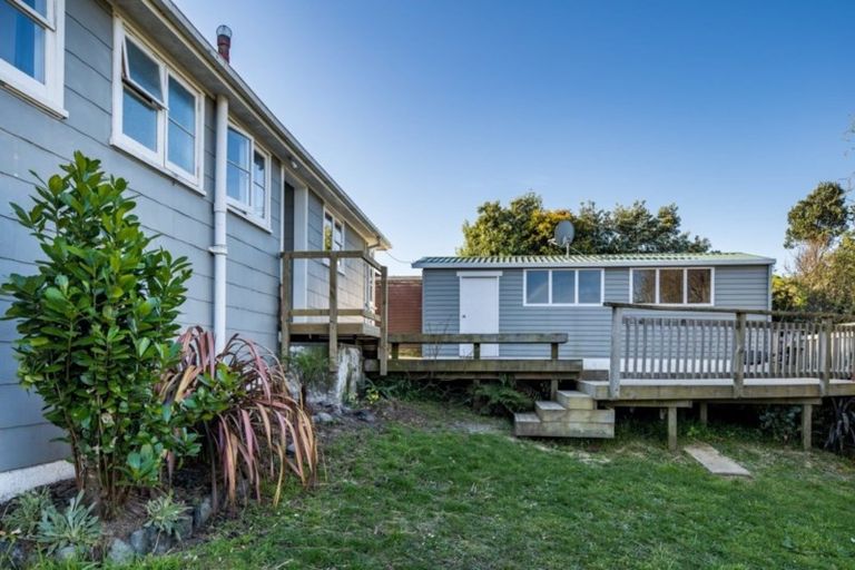 Photo of property in 32 Jillett Street, Titahi Bay, Porirua, 5022