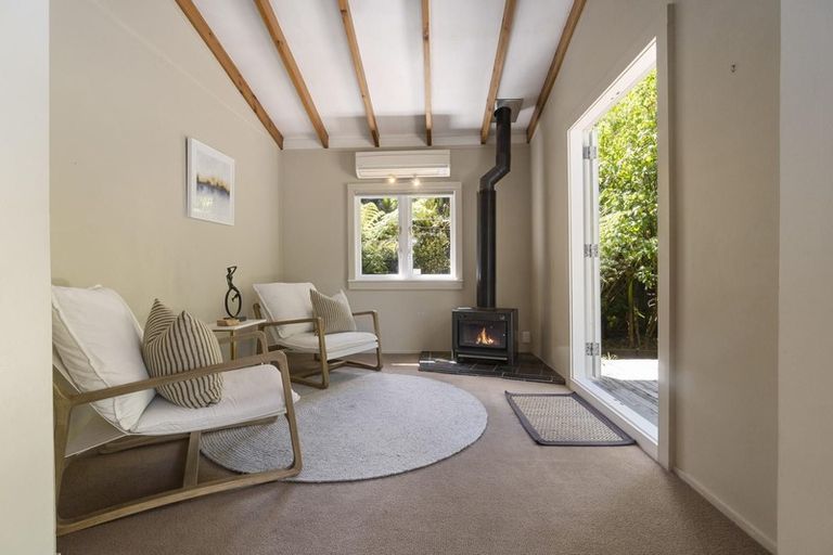 Photo of property in 53 Wood Bay Road, Titirangi, Auckland, 0604