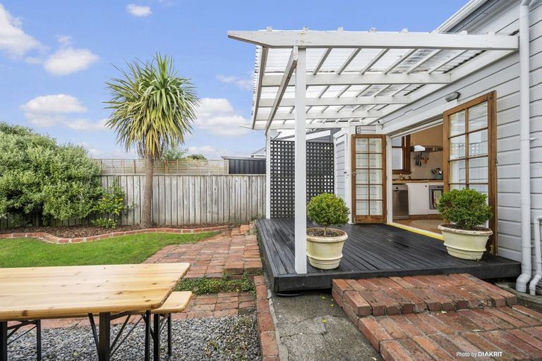 Photo of property in 5 Te Whiti Street, Kilbirnie, Wellington, 6022