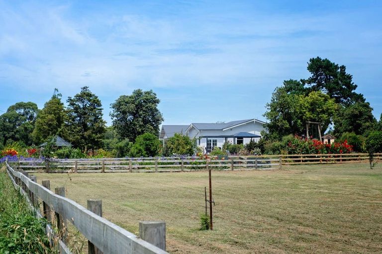Photo of property in 104 Ferry Road, Clive, 4102