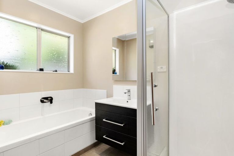 Photo of property in 8 Radiata Grove, Brown Owl, Upper Hutt, 5018