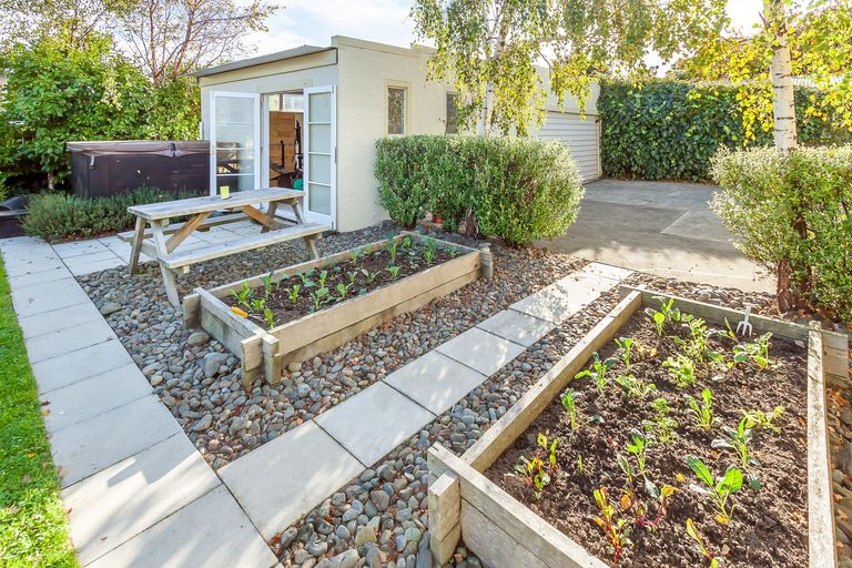 Photo of property in 72 Heretaunga Street, Palmerston North, 4414