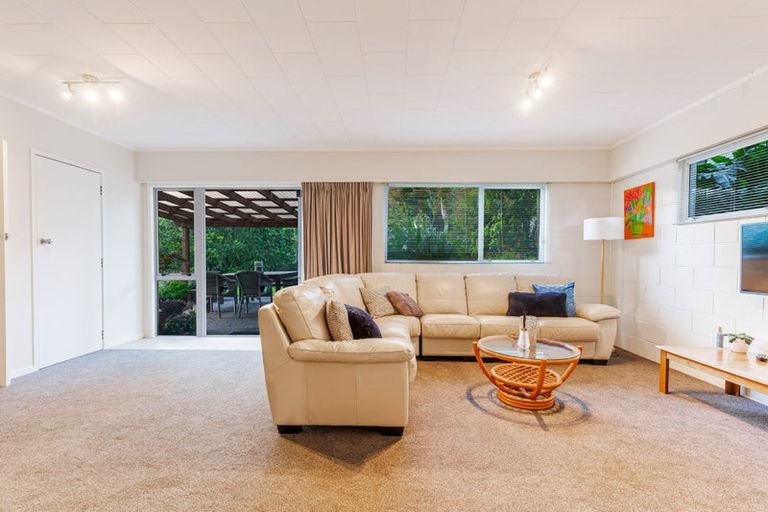 Photo of property in 19 Zita Maria Drive, Massey, Auckland, 0614