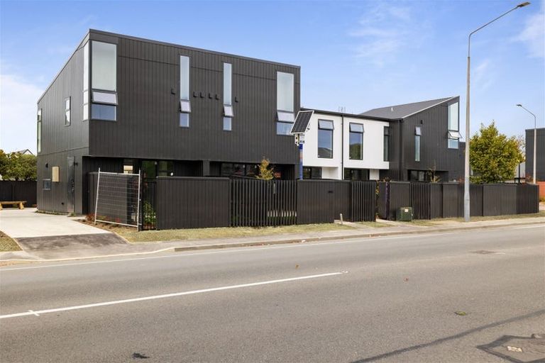 Photo of property in 2/90 Innes Road, St Albans, Christchurch, 8052