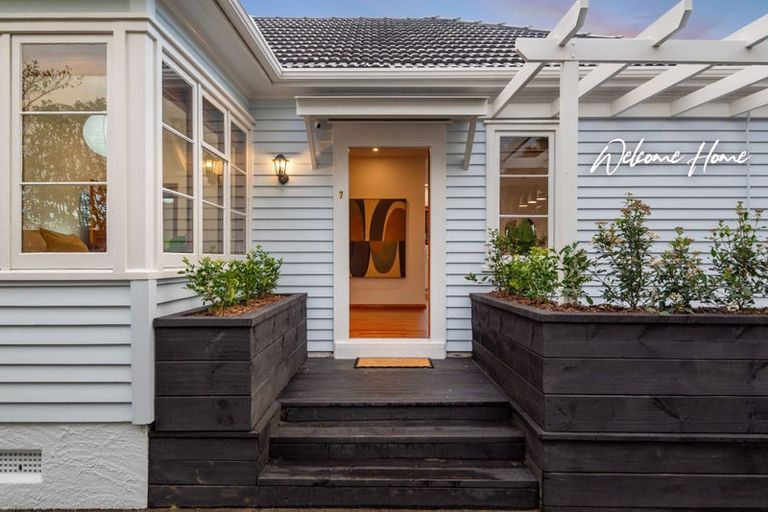 Photo of property in 7 Nelson Avenue, Northcote Point, Auckland, 0627