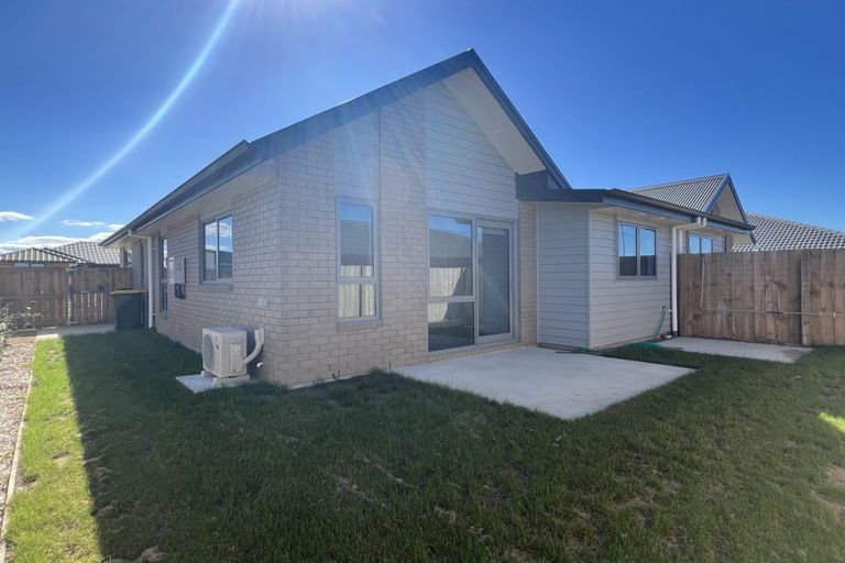 Photo of property in 50 Waruhia Crescent, Rototuna North, 3281
