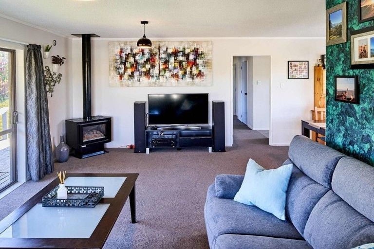 Photo of property in 77 Conclusion Street, Ascot Park, Porirua, 5024