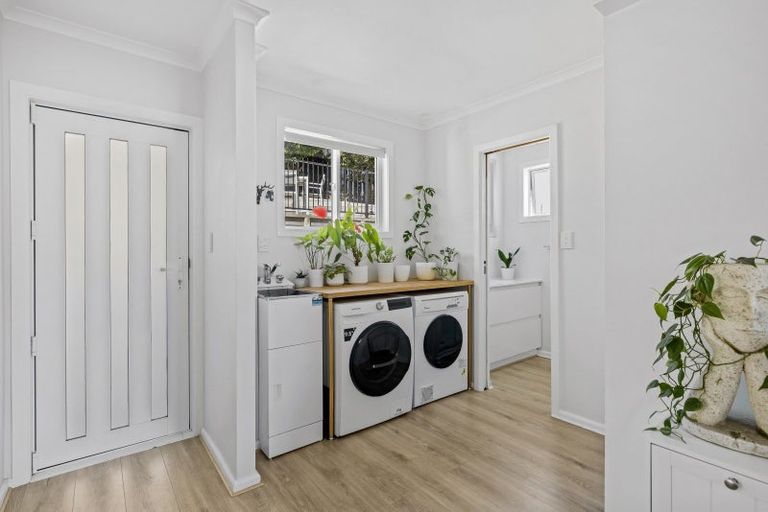 Photo of property in 43 Sutherland Road, Brookfield, Tauranga, 3110