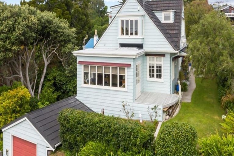 Photo of property in 66 Gilbert Street, New Plymouth, 4310