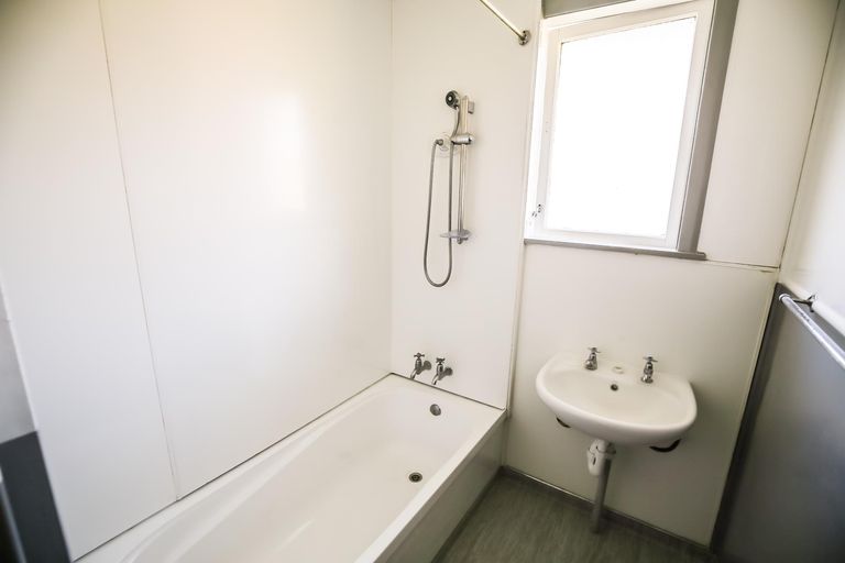 Photo of property in 10 Robert Grigg Place, Hamilton East, Hamilton, 3216