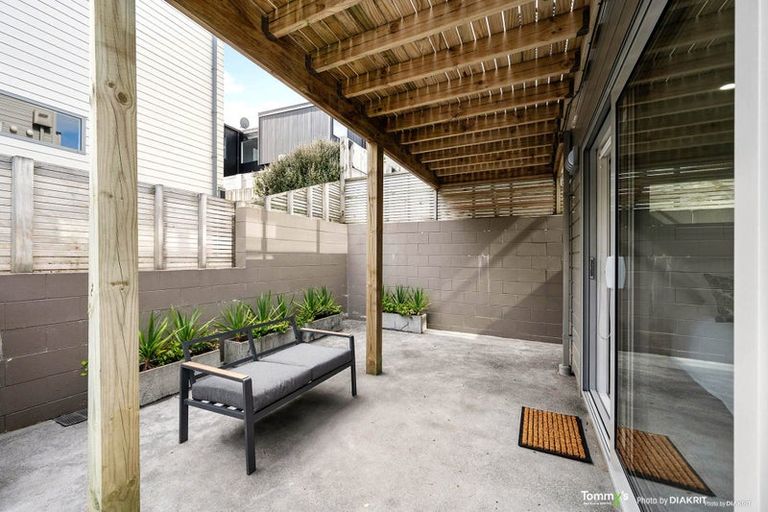 Photo of property in 2 Lakshmi Place, Khandallah, Wellington, 6035