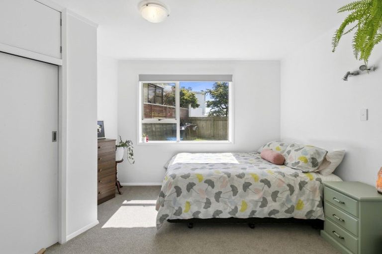 Photo of property in 2/4 Scott Street, Moturoa, New Plymouth, 4310