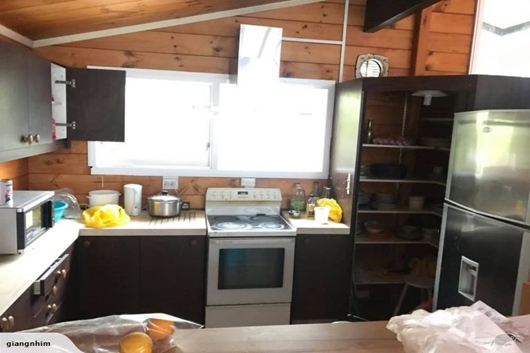 Photo of property in 1 Kent Crescent, Awapuni, Palmerston North, 4412