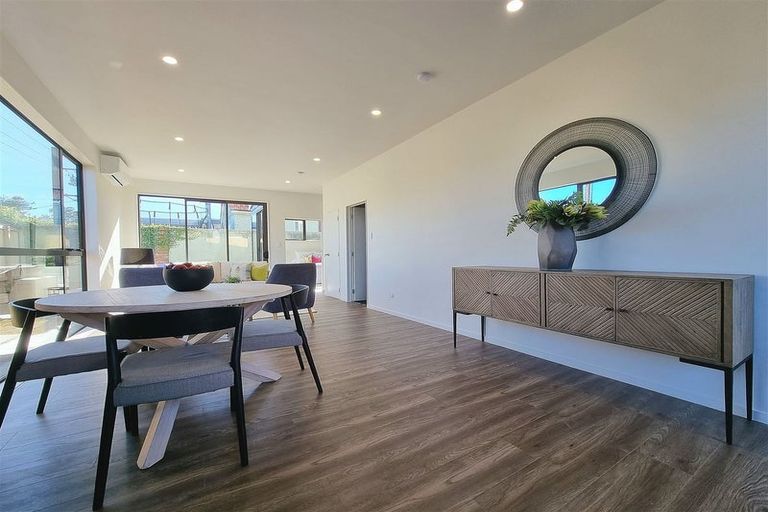 Photo of property in 6c Eversleigh Road, Belmont, Auckland, 0622