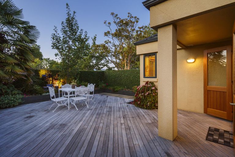 Photo of property in 44 Ruamahanga Crescent, Terrace End, Palmerston North, 4410