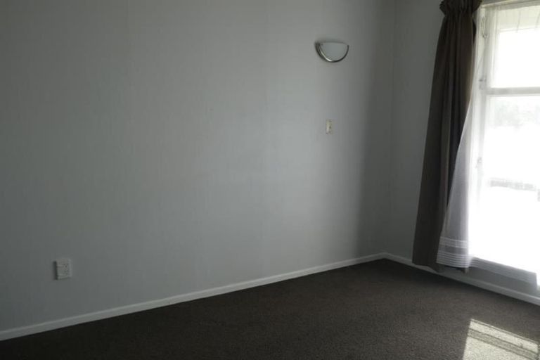 Photo of property in 11a Oswald Crescent, Paparangi, Wellington, 6037