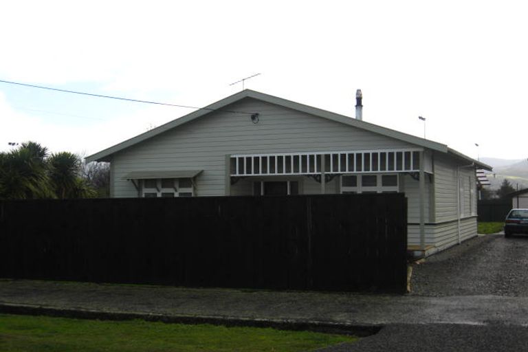 Photo of property in 22 Wyndham Street, Carterton, 5713