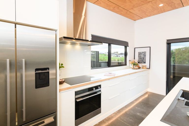 Photo of property in 125 Cashmere Drive, Fitzherbert, Palmerston North, 4410