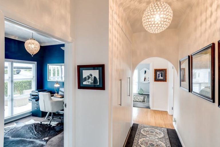 Photo of property in 14 Havelock Road, Hospital Hill, Napier, 4110