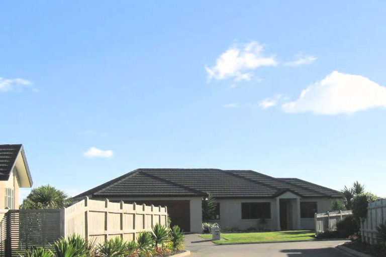 Photo of property in 50 Realm Drive, Paraparaumu, 5032