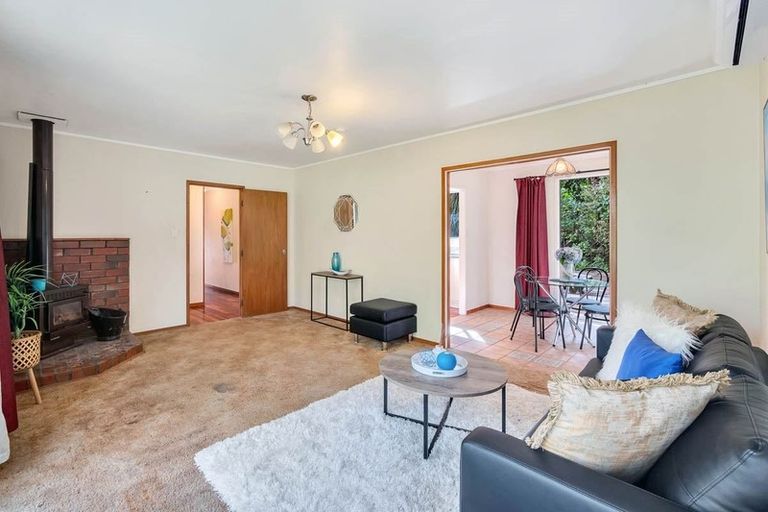 Photo of property in 18 Ngaio Road, Titirangi, Auckland, 0604