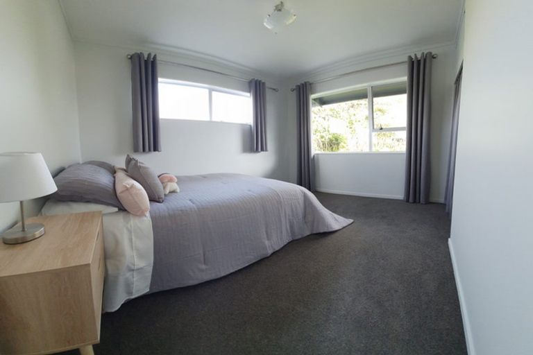 Photo of property in 8 Toporoa View, Ascot Park, Porirua, 5024