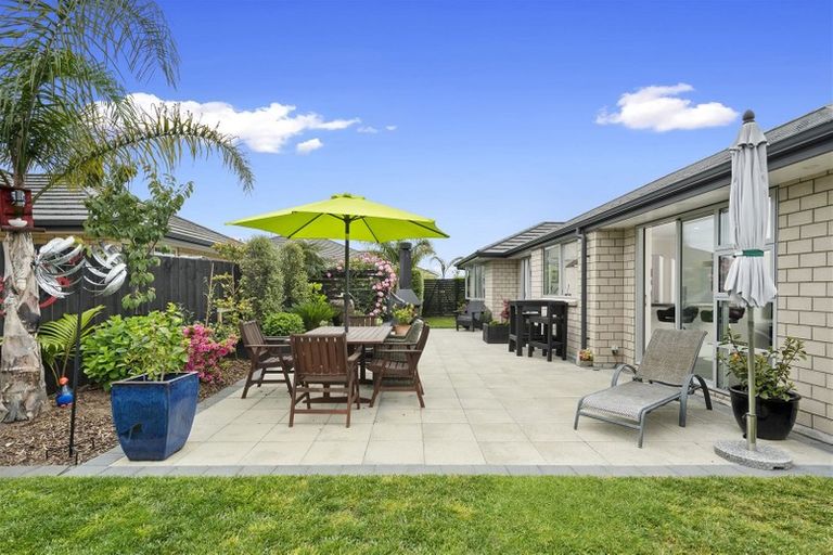 Photo of property in 31 Leet Crescent, Papamoa Beach, Papamoa, 3118