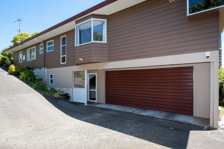 Photo of property in 31 Busby Hill, Havelock North, 4130