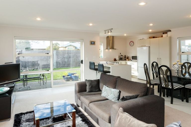 Photo of property in 12a Oxford Street, Hokowhitu, Palmerston North, 4410