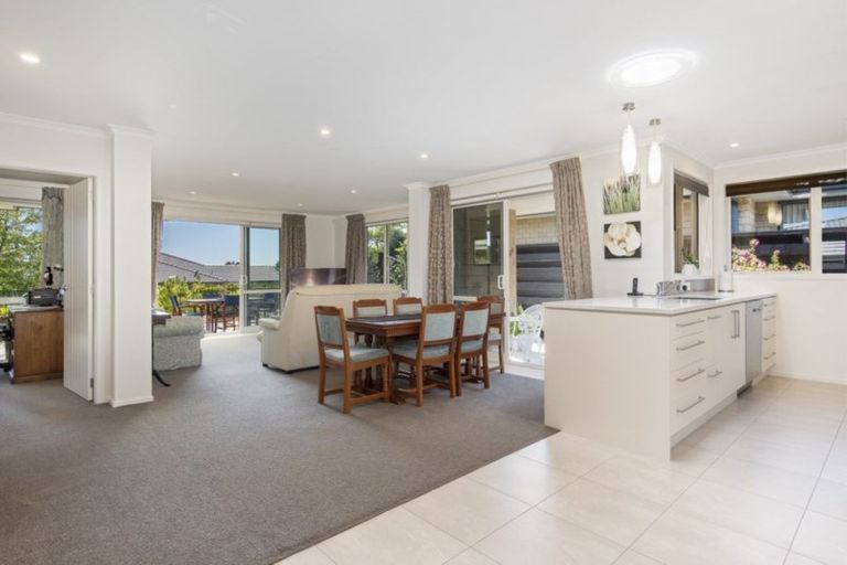 Photo of property in 8 Vista Close, Omokoroa, 3114