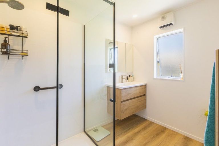 Photo of property in 15 Spriggs Crescent, Greenmeadows, Napier, 4112