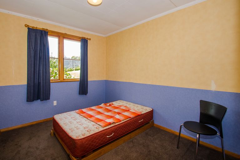 Photo of property in 15 Tomkins Street, Green Island, Dunedin, 9018
